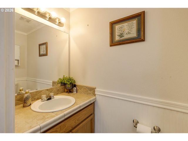 5911 Ne 54TH St, Vancouver, WA 98661