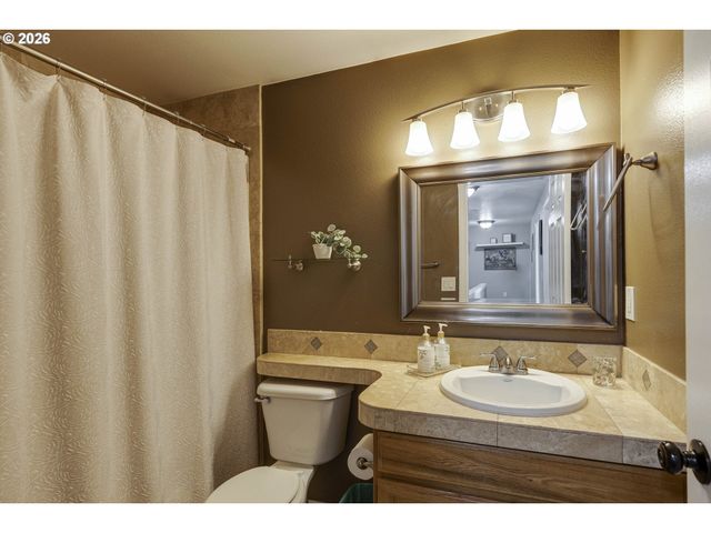 5911 Ne 54TH St, Vancouver, WA 98661