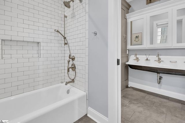 7 Gambrell Drive, Greenville, SC 29615