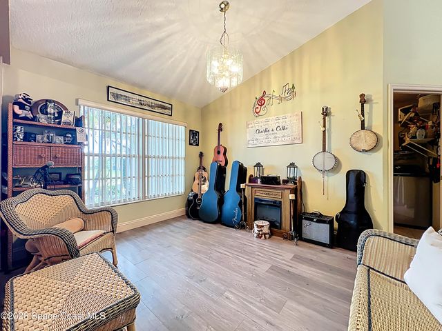 1110 Glendale Avenue NW, Palm Bay, FL 32907