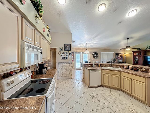 1110 Glendale Avenue NW, Palm Bay, FL 32907