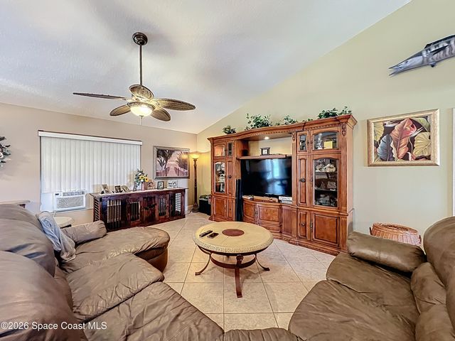 1110 Glendale Avenue NW, Palm Bay, FL 32907