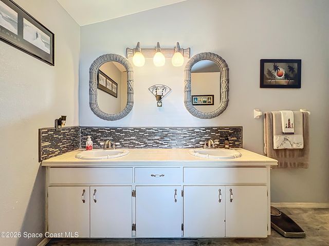 1110 Glendale Avenue NW, Palm Bay, FL 32907