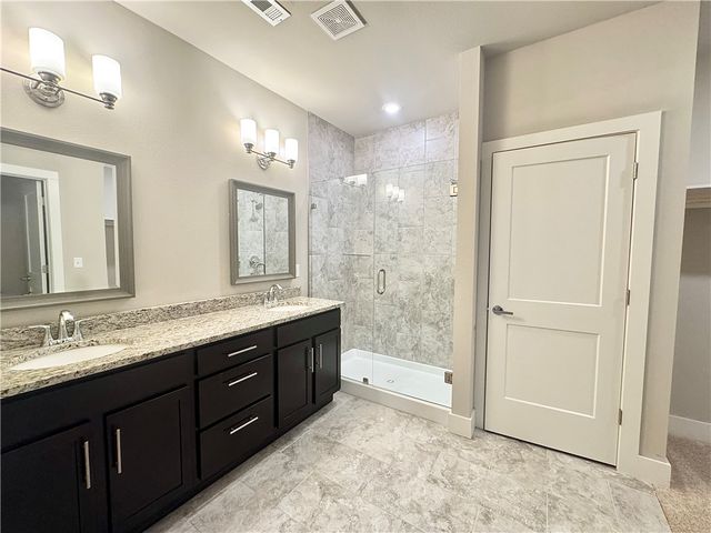 1013 NE Heights Lane, Bentonville, AR 72712