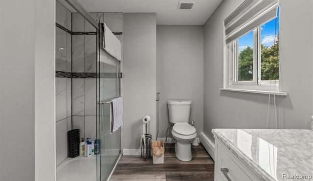 5590 Pembury, West Bloomfield, MI 48322