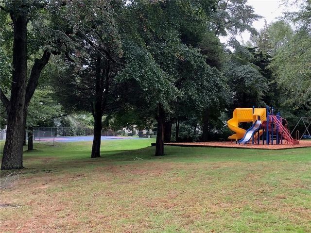 18 San Miguel Drive, Bristol, RI 02809