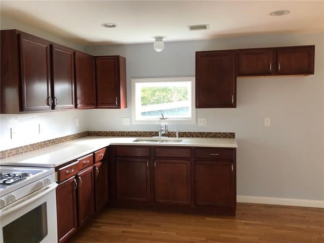 18 San Miguel Drive, Bristol, RI 02809