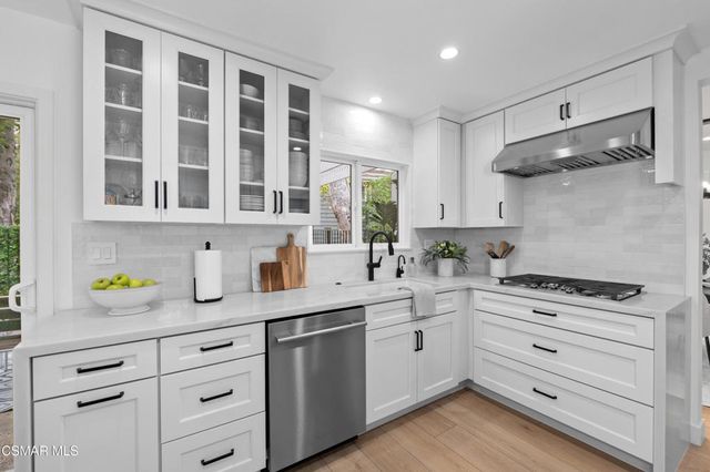 1527 N View Drive, Westlake Village, CA 91362