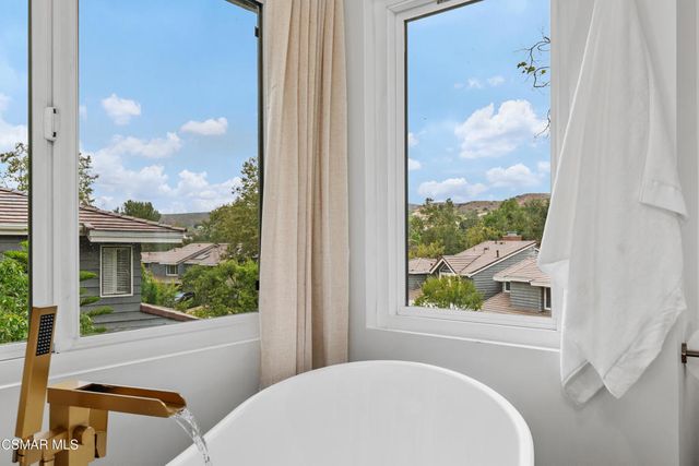 1527 N View Drive, Westlake Village, CA 91362