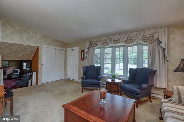 239 LOUISE DR, Morrisville, PA 19067