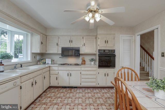 239 LOUISE DR, Morrisville, PA 19067