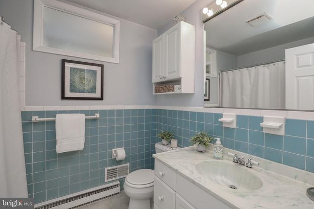239 LOUISE DR, Morrisville, PA 19067