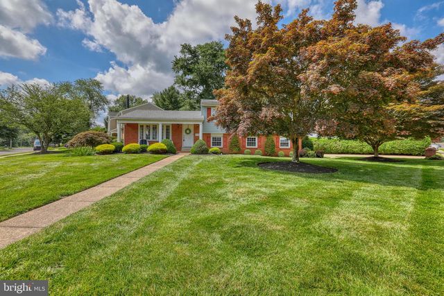 239 LOUISE DR, Morrisville, PA 19067