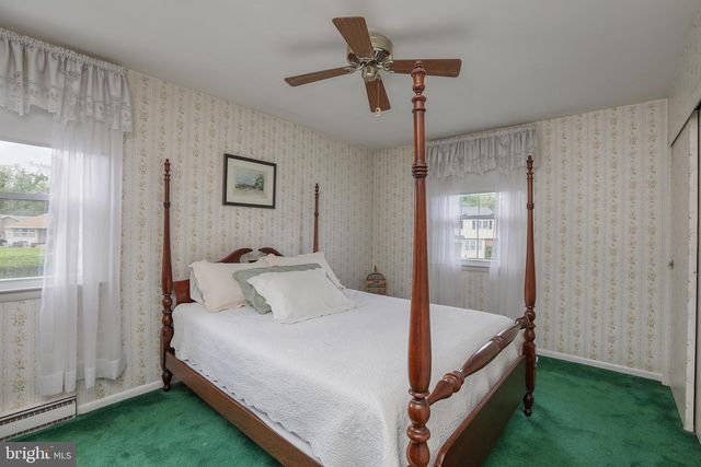 239 LOUISE DR, Morrisville, PA 19067