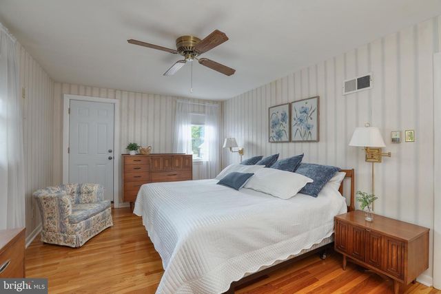 239 LOUISE DR, Morrisville, PA 19067