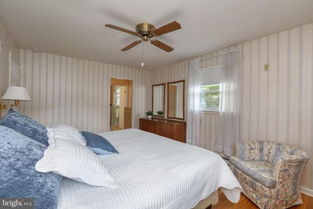 239 LOUISE DR, Morrisville, PA 19067