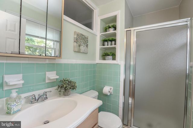 239 LOUISE DR, Morrisville, PA 19067