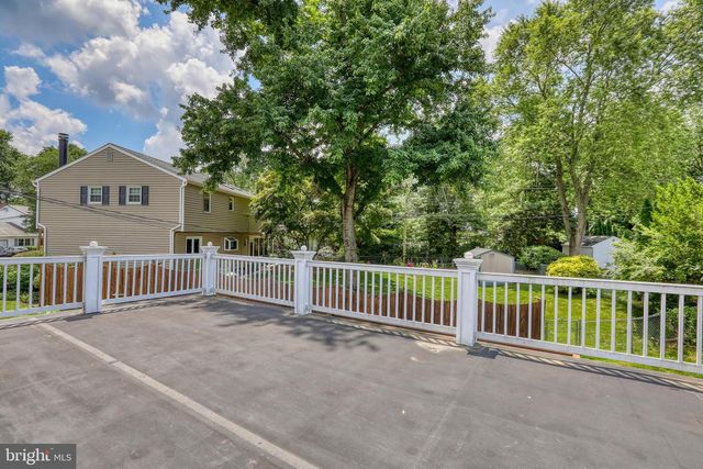 239 LOUISE DR, Morrisville, PA 19067