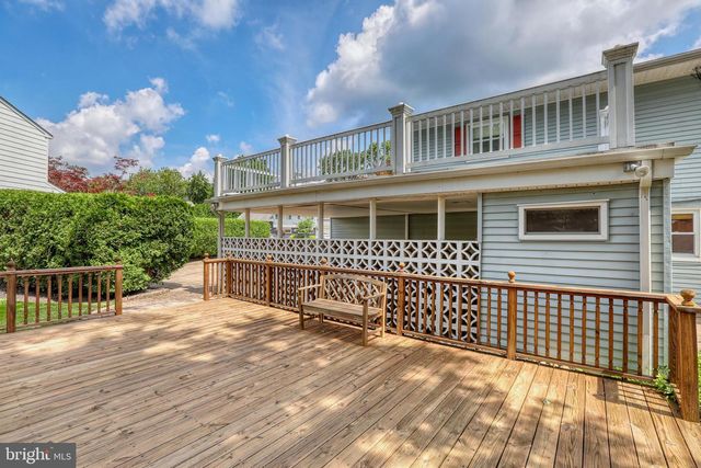 239 LOUISE DR, Morrisville, PA 19067