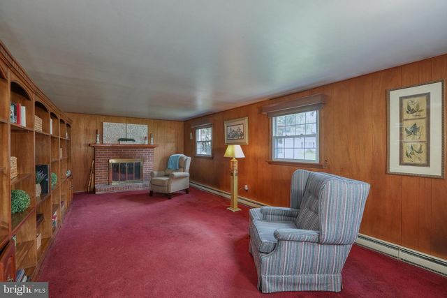 239 LOUISE DR, Morrisville, PA 19067