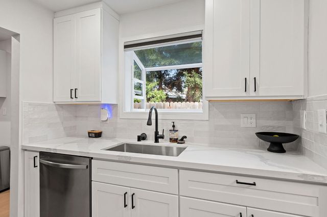 8 17th st, West Sacramento, CA 95691