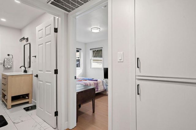 8 17th st, West Sacramento, CA 95691