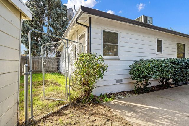 8 17th st, West Sacramento, CA 95691