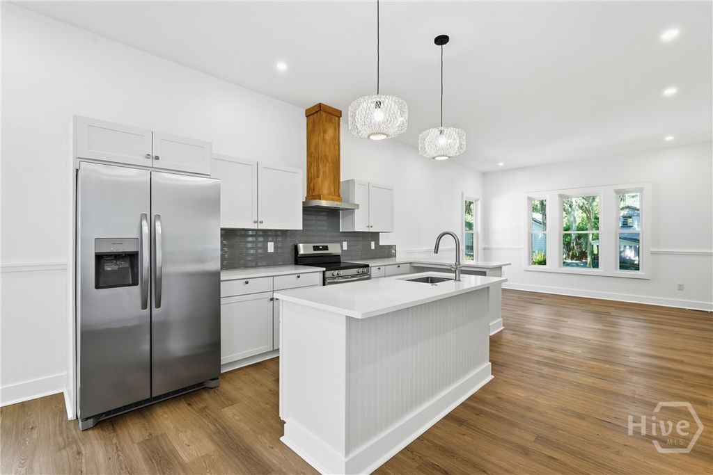 Image 18 of property listing at 101 W 51st Street, Savannah, GA 31405