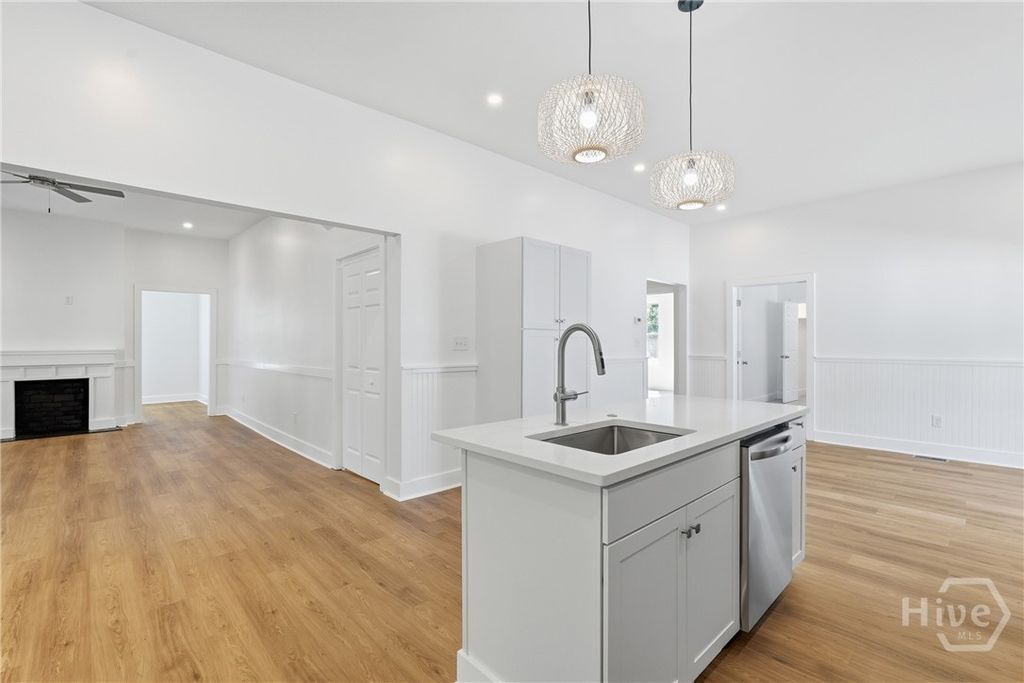 Image 20 of property listing at 101 W 51st Street, Savannah, GA 31405