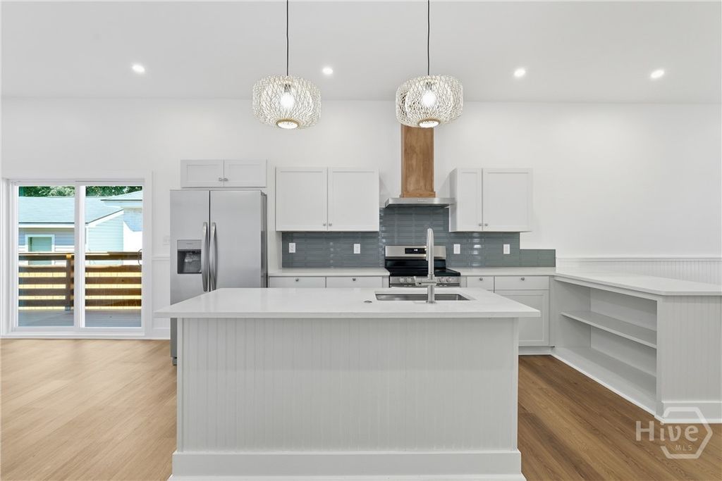 Image 21 of property listing at 101 W 51st Street, Savannah, GA 31405