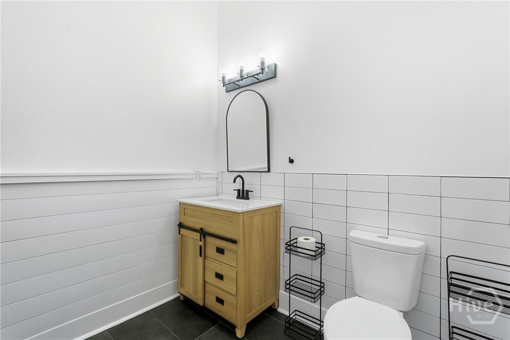 Image 33 of property listing at 101 W 51st Street, Savannah, GA 31405