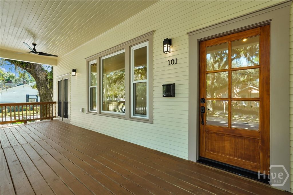 Image 4 of property listing at 101 W 51st Street, Savannah, GA 31405