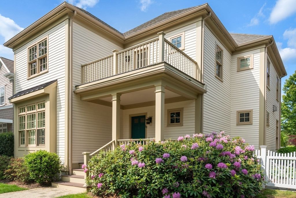10 Maple Street 10, Medfield, MA 02052