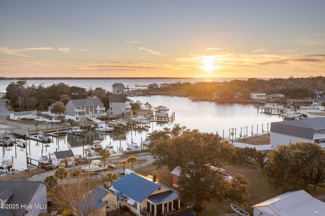 4425 Arendell Street 707 & Slip 41, Morehead City, NC 28557