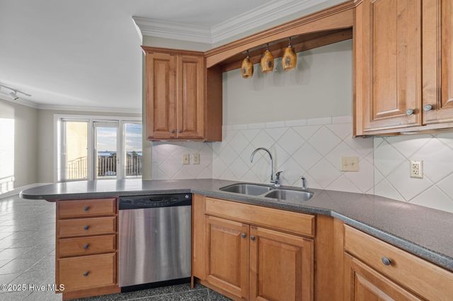 4425 Arendell Street 707 & Slip 41, Morehead City, NC 28557