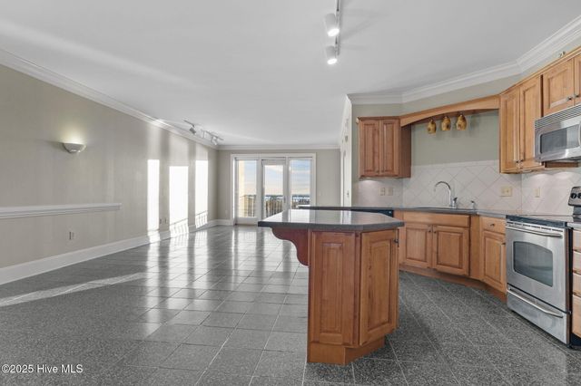 4425 Arendell Street 707 & Slip 41, Morehead City, NC 28557