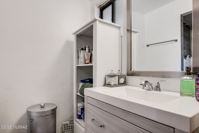 1341 E Bilby Road, Tucson, AZ 85706