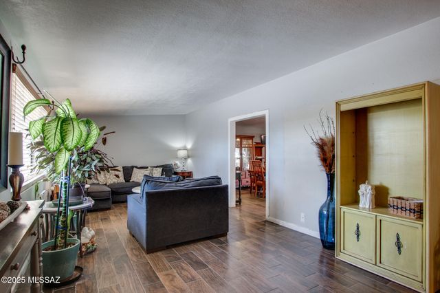 1341 E Bilby Road, Tucson, AZ 85706