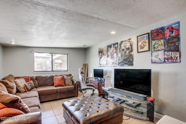 1341 E Bilby Road, Tucson, AZ 85706