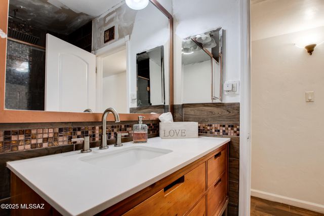 1341 E Bilby Road, Tucson, AZ 85706