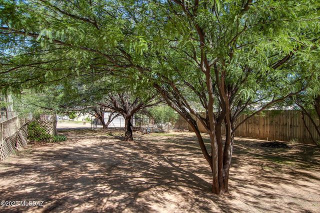 1341 E Bilby Road, Tucson, AZ 85706