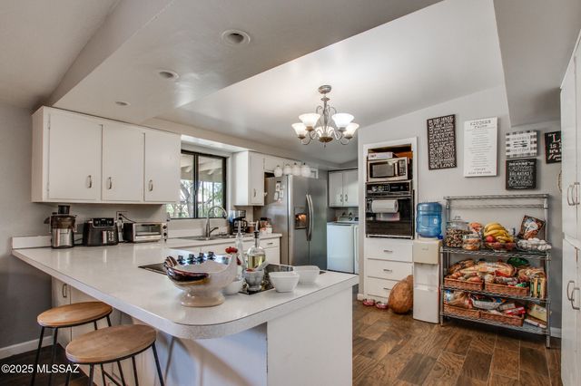 1341 E Bilby Road, Tucson, AZ 85706