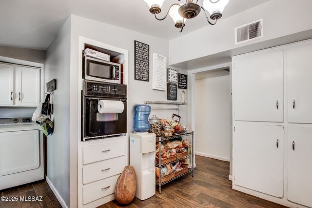 1341 E Bilby Road, Tucson, AZ 85706