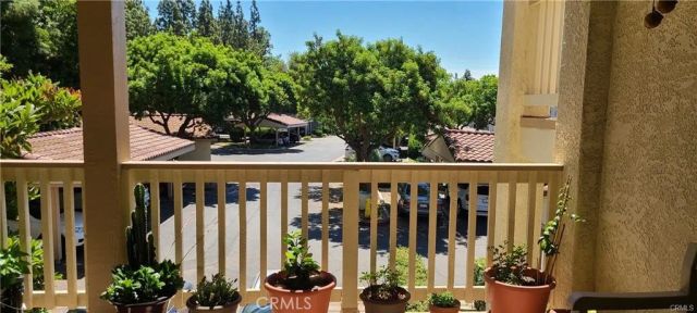675 Oak Run Trail 306, Oak Park, CA 91377