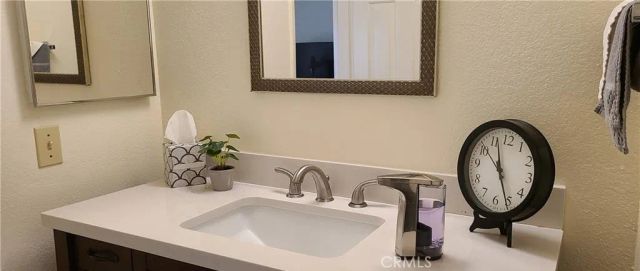 675 Oak Run Trail 306, Oak Park, CA 91377