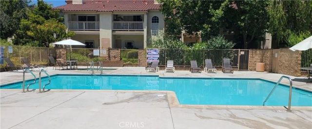 675 Oak Run Trail 306, Oak Park, CA 91377