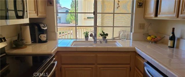 675 Oak Run Trail 306, Oak Park, CA 91377