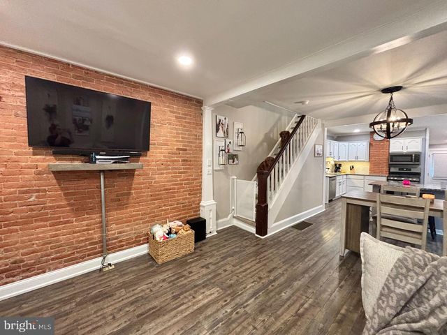387 E NIELDS ST, West Chester, PA 19382