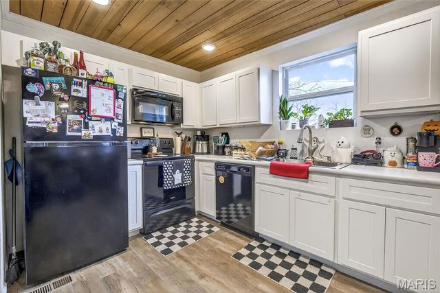 701 N Missouri Street, Potosi, MO 63664