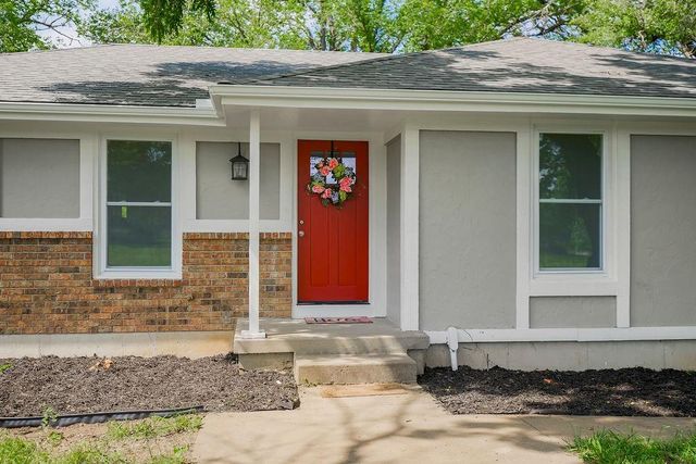 7910 E 233rd Street, Peculiar, MO 64078